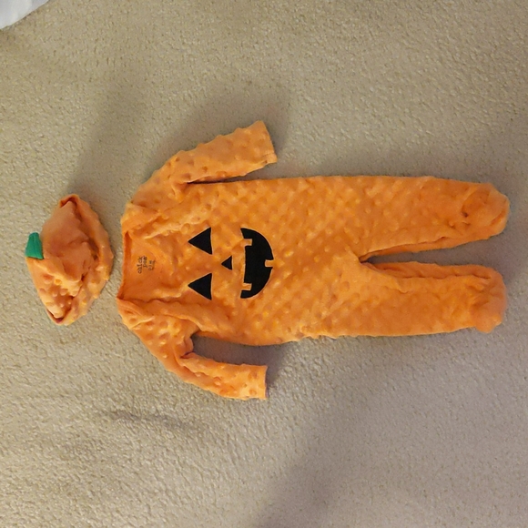 Halloween Outfit with Hat - Picture 1 of 4